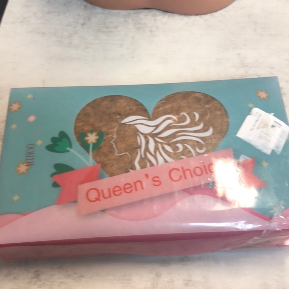 Brand new stylish blonde Afro wig - Picture 3 of 5